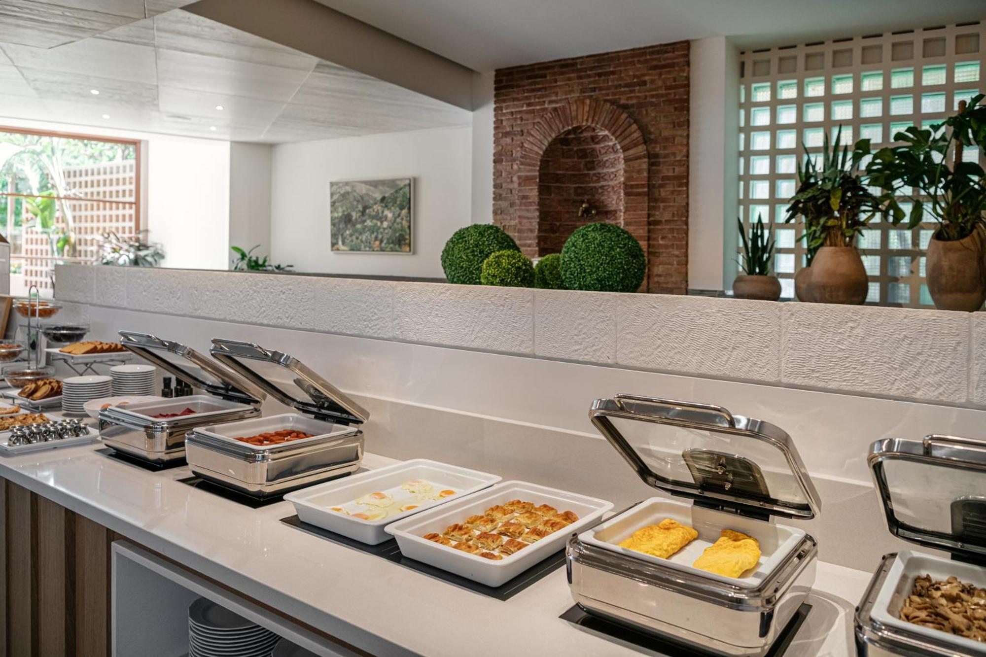 Civitel Akali Otel 4*